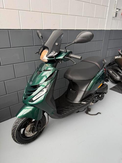 Piaggio Zip Sp 4Takt 2016 Snorscooter Jaguar Groen Full Led, Fietsen en Brommers, Scooters | Overige merken, Ophalen