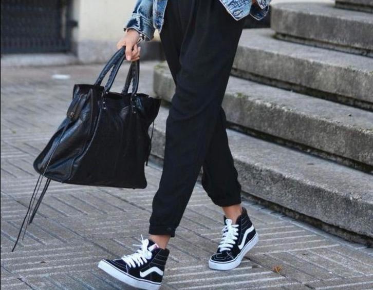 Vans sk8 hi zwarte half hoge sneakers, gympen, maat 36.5, Kleding | Dames, Schoenen, Zo goed als nieuw, Sneakers of Gympen, Zwart