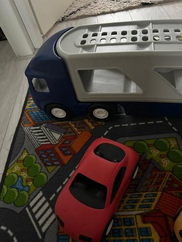 Little tikes vrachtwagen met auto's beschikbaar voor biedingen