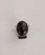 Zilveren ring met Onix ., Ophalen of Verzenden, Zo goed als nieuw, 17 tot 18, Dame