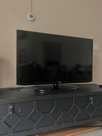 Samsung tv LED-LCD full HD. Model UE40EH5000W. beschikbaar voor biedingen