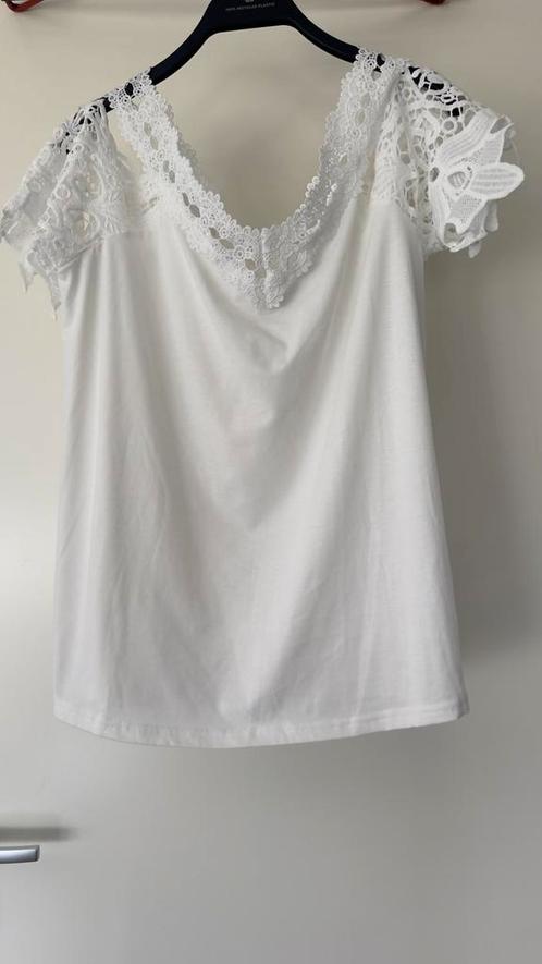 Shirt met kant, maat L, wit, nooit gedragen, Kleding | Dames, Tops, Zo goed als nieuw, Maat 42/44 (L), Wit, Korte mouw, Ophalen of Verzenden