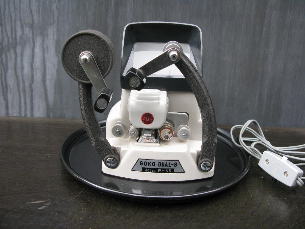 FILMVIEWER GOKO DUAL 8 MODEL P-65, Verzamelen, Fotografica en Filmapparatuur, Ophalen of Verzenden, 1960 tot 1980, Projector