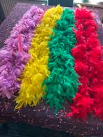 Vier veren boa’s  lengte 2 meter  groen, rood, geel, paars, Ophalen of Verzenden, Zo goed als nieuw, Versiering, Carnaval