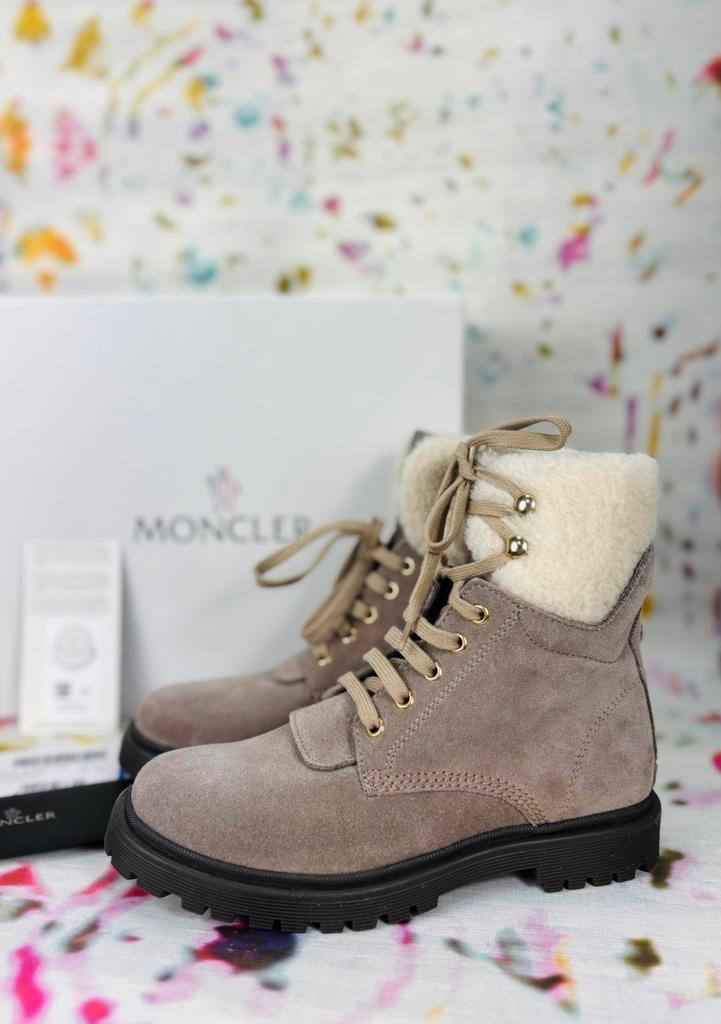 Moncler Petite Patty laarsjes schoenen maat 33-34 NIEUW, Kinderen en Baby's, Kinderkleding | Schoenen en Sokken, Nieuw, Schoenen