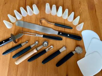 Set professionele keukenmaterialen beschikbaar voor biedingen