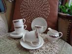 4 Kop & Schotels en 1 Roomkan Wedgwood Briar Rose *Mimosa*, Ophalen of Verzenden, Zo goed als nieuw, Wedgwood, Kop(pen) en/of Schotel(s)
