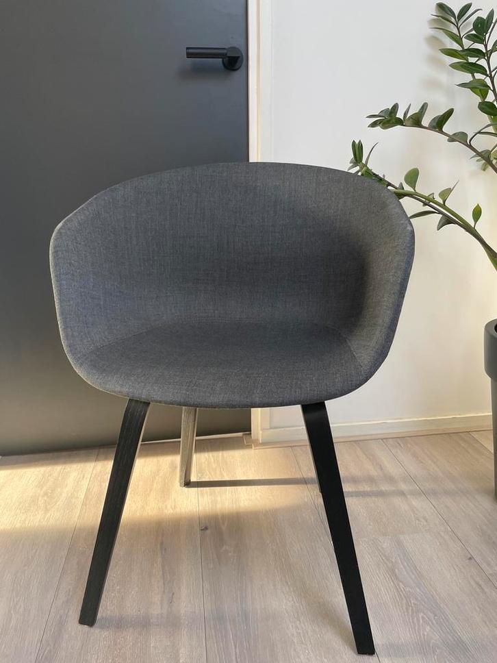 Hay AAC Stoel - Donkergrijs, Huis en Inrichting, Stoelen, Gebruikt, Eén, Hout, Grijs, Ophalen
