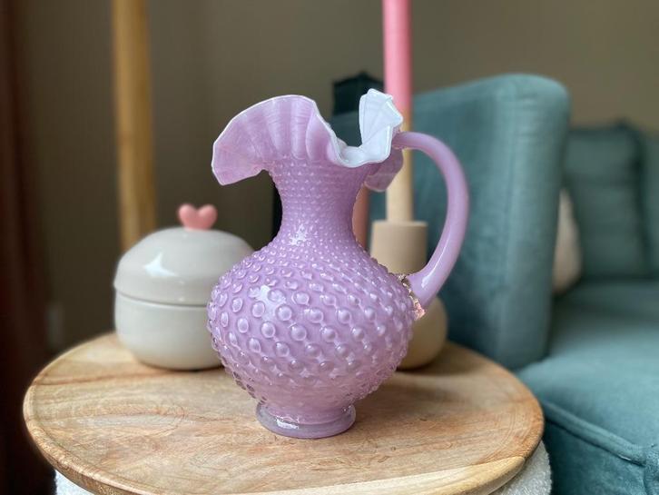 Vaas/kan in hobnail stijl - lila, Huis en Inrichting, Woonaccessoires | Vazen, Zo goed als nieuw, Overige kleuren, Minder dan 50 cm