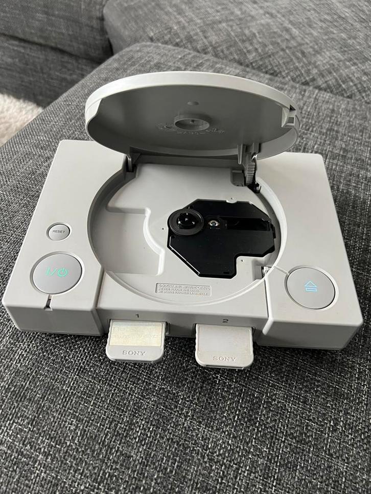 Playstation 1 compleet, Spelcomputers en Games, Spelcomputers | Sony PlayStation 5, Zo goed als nieuw, Playstation 5, Ophalen of Verzenden