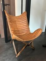 2 vlinderstoelen van hout met leren bekleding, Huis en Inrichting, Stoelen, Ophalen, Gebruikt, Twee, Bruin