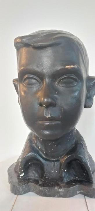 
Adrien Van de Putte (1911-1994)
Buste van een jongen beschikbaar voor biedingen