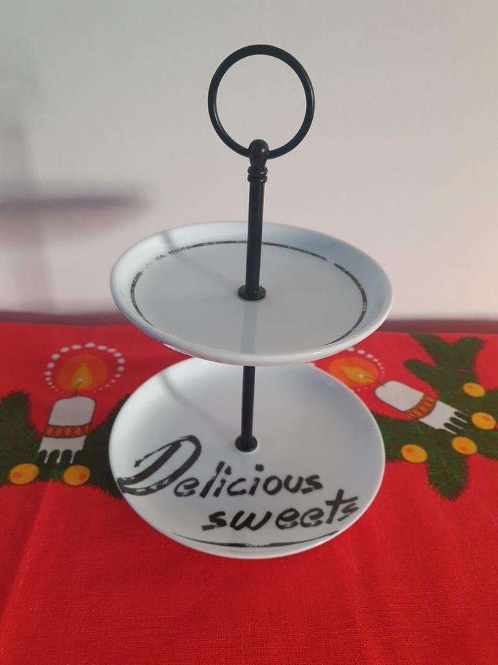 Riverdale etagère Delicious Sweets +/- 24 cm Kerst, Huis en Inrichting, Woonaccessoires | Etagères, Zo goed als nieuw, Ophalen of Verzenden