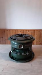 EMAILLE DONKER GROEN 4 PITS PETROLEUMSTEL MET ONDERBORD., Antiek en Kunst, Antiek | Emaille, Ophalen of Verzenden