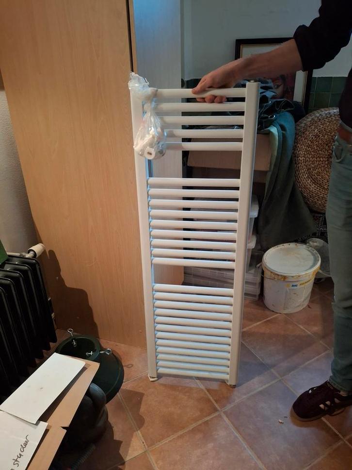 Handdoekradiator Badkamer 125x40 cm, Doe-het-zelf en Verbouw, Verwarming en Radiatoren, Zo goed als nieuw, Radiator, 500 tot 800 watt