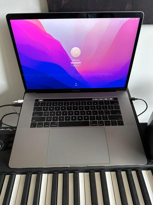 MacBook Pro 15” 2016 i7 16gb ddr3 512gb ssd radeon pro 455, Computers en Software, Apple Macbooks, Gebruikt, 15 inch, 2 tot 3 Ghz