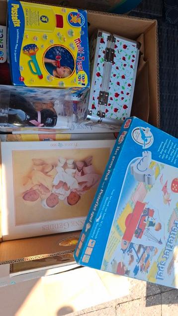 Diverse spellen, puzzels beschikbaar voor biedingen