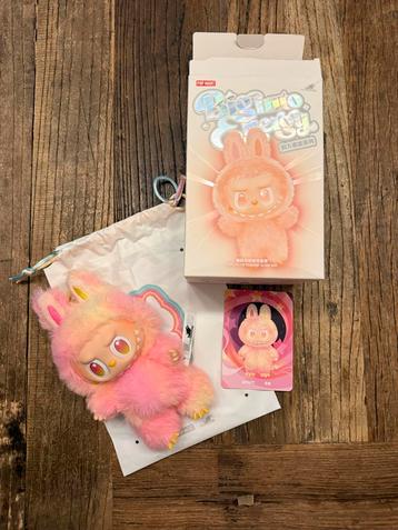 Popmart Labubu Big Into Energie Loyalty Roze/Geel Nieuw beschikbaar voor biedingen