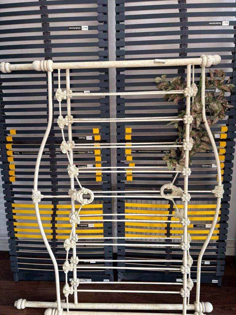 Bedframe met lattenbodems, Huis en Inrichting, Slaapkamer | Bedden, Ophalen, Gebruikt, Tweepersoons, 140 cm