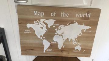 Houten wandbord “Map of the World” beschikbaar voor biedingen