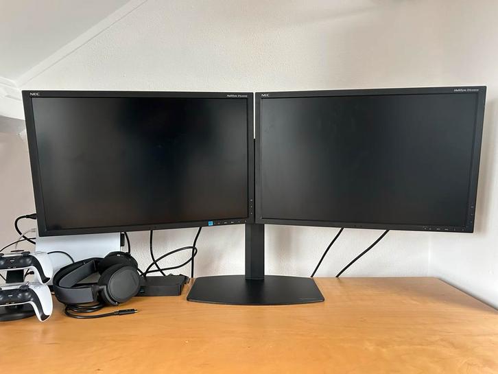 Dubbele NEC Monitor Set op Standaard - Kantoor/Thuis, Computers en Software, Monitoren, Gebruikt, 60 Hz of minder, DVI, In hoogte verstelbaar