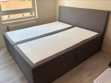 Boxspring 180x200 met opbergruimte beschikbaar voor biedingen