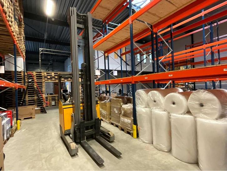 Jungheinrich ETV 214 Reach truck, Zakelijke goederen, Machines en Bouw | Heftrucks en Intern transport, Reachtruck, Overige aandrijving