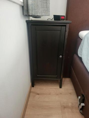 2 ikea Hemnes nachtkastjes zwartbruin beschikbaar voor biedingen