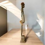 Afrikaans figuur gesneden in hout., Ophalen
