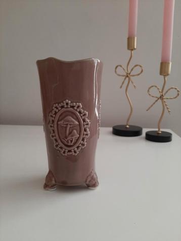 Vintage Potje met Paddenstoel Decoratie beschikbaar voor biedingen