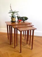 60s vintage set van teakhouten bijzettafels Deense Bramin, Huis en Inrichting, Tafels | Bijzettafels, 45 tot 60 cm, Minder dan 55 cm