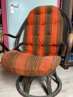 Retro rotan draaistoel, Huis en Inrichting, Stoelen, Gebruikt, Vintage, Riet of Rotan, Bruin