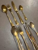 Gouden bestekset (16-delig, 4 personnen) - Blokker, Huis en Inrichting, Ophalen of Verzenden, Zo goed als nieuw, Rvs of Chroom