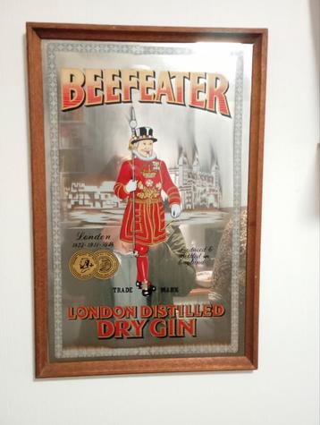 Beefeater Spiegel - Retro Mancave Decoratie beschikbaar voor biedingen