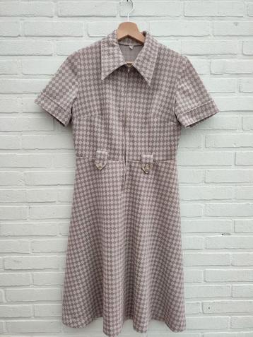 Vintage jurk Seventies 38 '70 geruit beige puntkraag beschikbaar voor biedingen