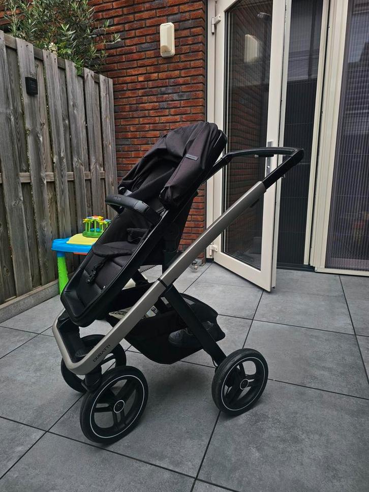 Dubatti two, Kinderen en Baby's, Buggy's, Zo goed als nieuw, Overige merken, Zonnekap, Ophalen of Verzenden