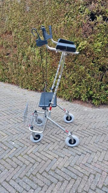 Hoge armsteun rollater  beschikbaar voor biedingen