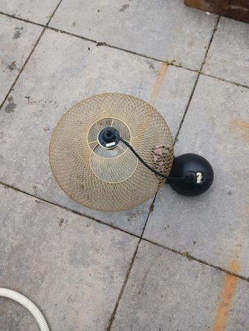 Gouden metalen hanglamp beschikbaar voor biedingen