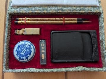 Chinese kalligrafie set beschikbaar voor biedingen