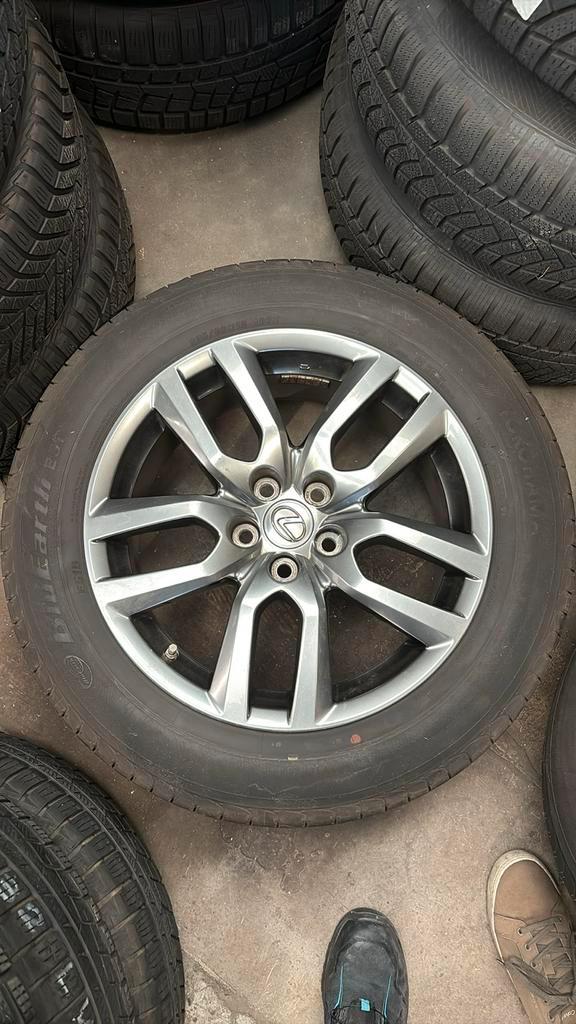 Lexus NX300H winterset winterbanden, Auto-onderdelen, Banden en Velgen, Banden en Velgen, Winterbanden, 18 inch, 225 mm, Personenwagen