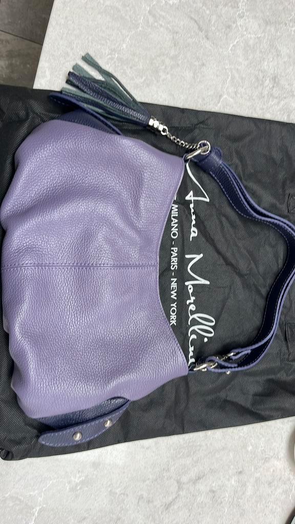 Mooie leren tas voor de kerst️, Sieraden, Tassen en Uiterlijk, Tassen | Schoudertassen, Zo goed als nieuw, Overige merken, Paars