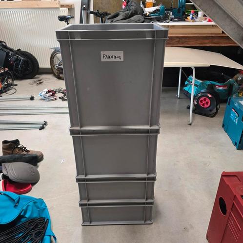 12 X 30cm X 40cm stackable storage containers., Doe-het-zelf en Verbouw, Kratten en Dozen, Zo goed als nieuw, Doos, Minder dan 35 cm