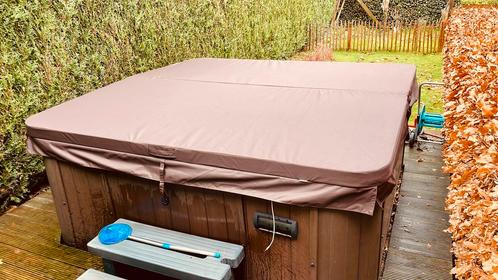 Premium cover voor jacuzzi (2024), Tuin en Terras, Bubbelbaden en Hottubs, Zo goed als nieuw, Ophalen