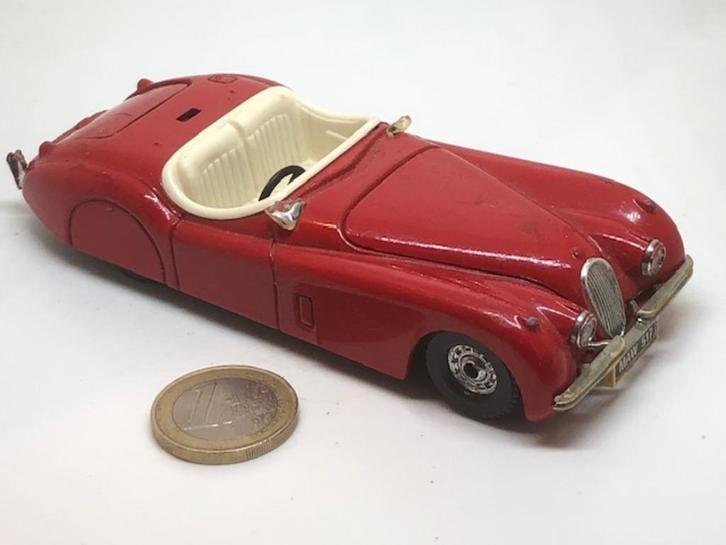 Oude Jaguar XK 120 Rood, Corgi VERKOCHT, Hobby en Vrije tijd, Modelauto's | 1:43, Gebruikt, Auto, Corgi, Ophalen of Verzenden