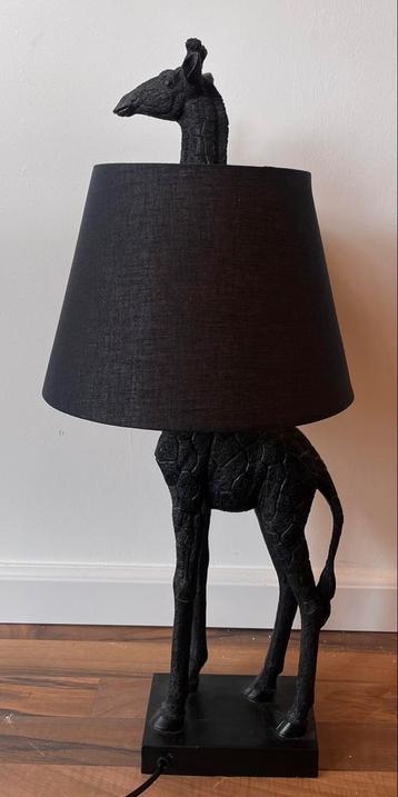 Zwarte staande giraffe lamp met lampenkap +/- 70cm hoog beschikbaar voor biedingen