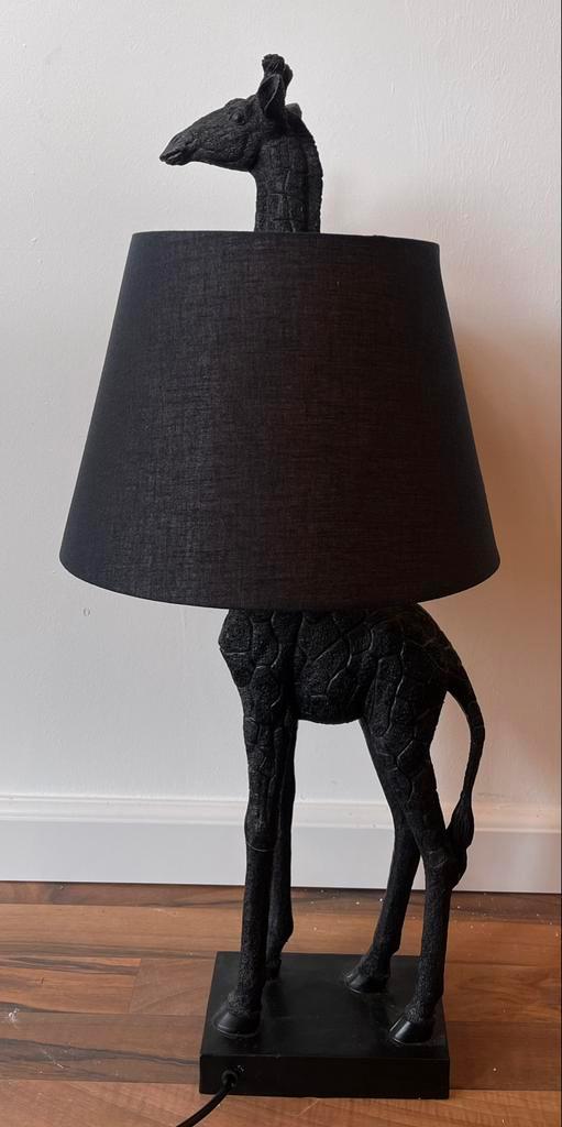 Zwarte staande giraffe lamp met lampenkap +/- 70cm hoog, Antiek en Kunst, Kunst | Beelden en Houtsnijwerken, Ophalen of Verzenden