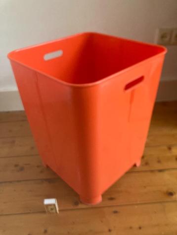 Oranje seventies wasmand merk LL made in Belgium vintage beschikbaar voor biedingen