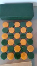 30 bakeliet spelstenen, groen+geel. Diam: 3,8cm. Dikte 1,1cm, Ophalen of Verzenden