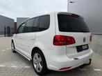 Volkswagen Touran 2.0 TDI Comfortline 140 PK DSG|PDC|USB|TRH, Auto's, Volkswagen, Euro 5, Stof, Zwart, 4 cilinders