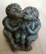 Gesigneerd beeld van een stelletje. Kadotip., Antiek en Kunst, Kunst | Beelden en Houtsnijwerken, Ophalen of Verzenden